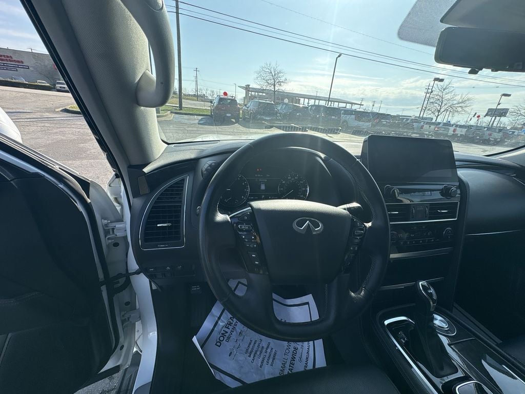 2023 INFINITI QX80 LUXE