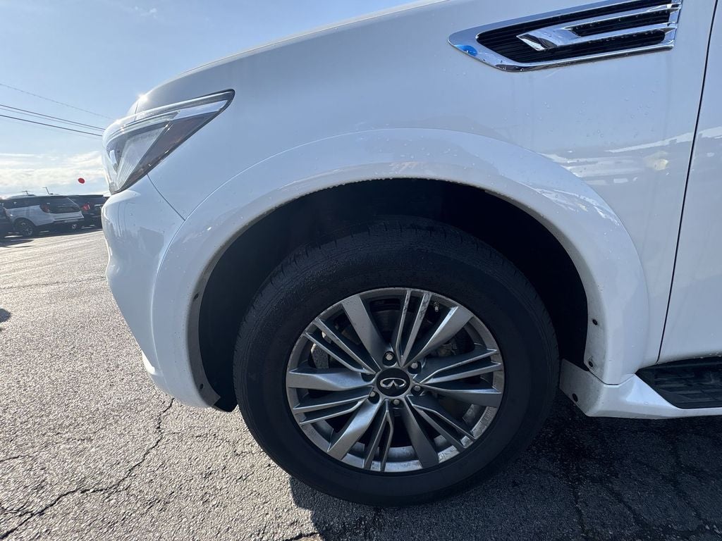 2023 INFINITI QX80 LUXE