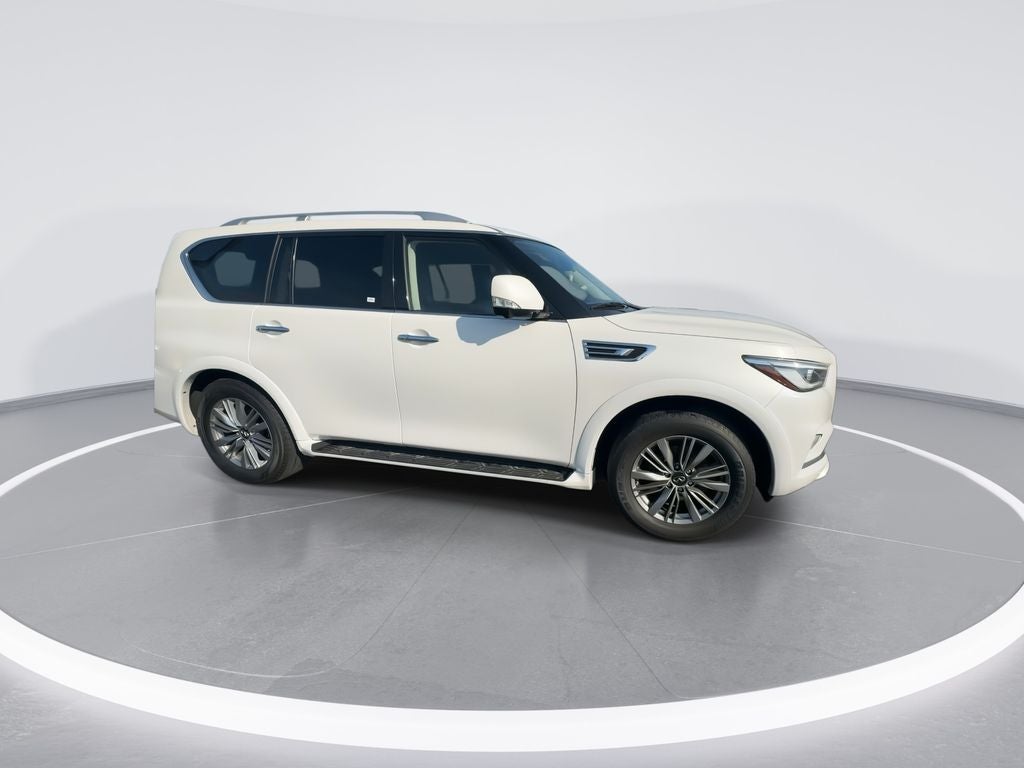 2023 INFINITI QX80 LUXE