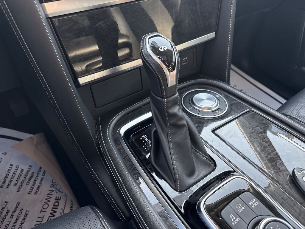 2023 INFINITI QX80 LUXE