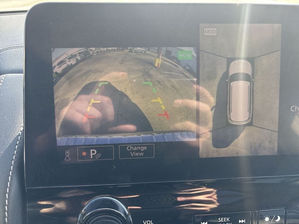 2023 INFINITI QX80 LUXE