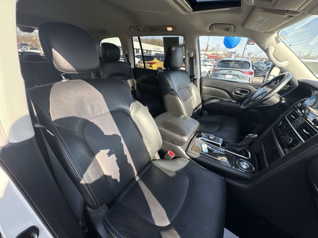 2023 INFINITI QX80 LUXE