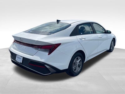 2025 Hyundai Elantra SE