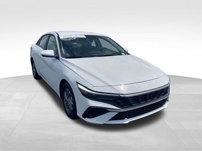 2025 Hyundai Elantra SE