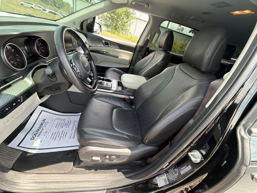 2024 Kia Carnival LX