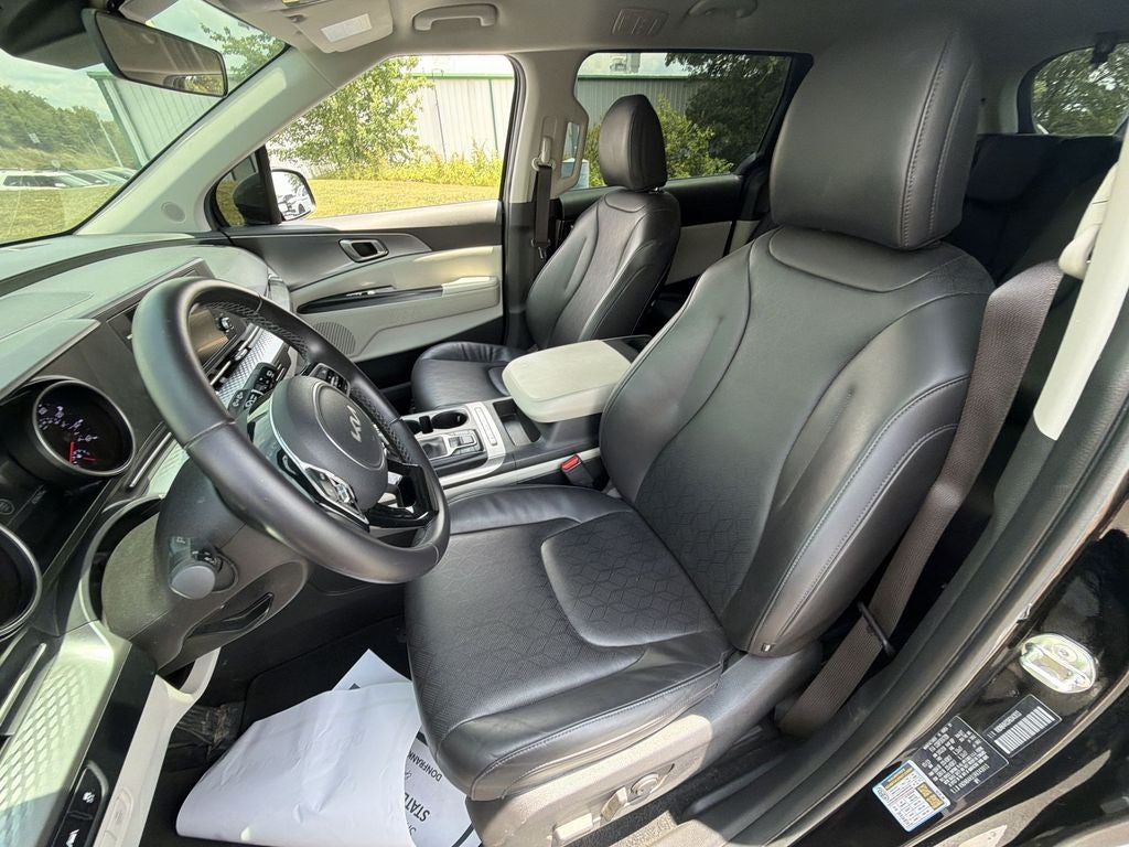 2024 Kia Carnival LX