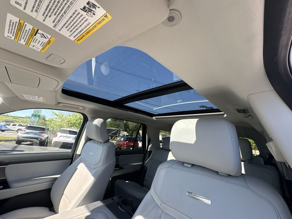 2025 Ford Expedition Platinum