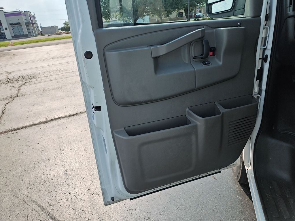 2025 Chevrolet Express 3500 LT Passenger