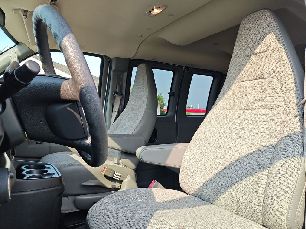 2025 Chevrolet Express 3500 LT Passenger