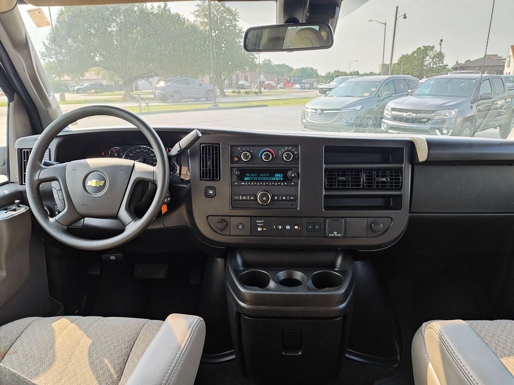 2025 Chevrolet Express 3500 LT Passenger