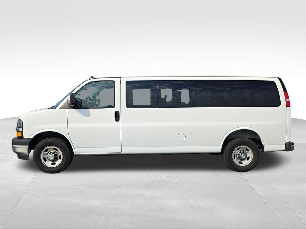 2025 Chevrolet Express 3500 LT Passenger
