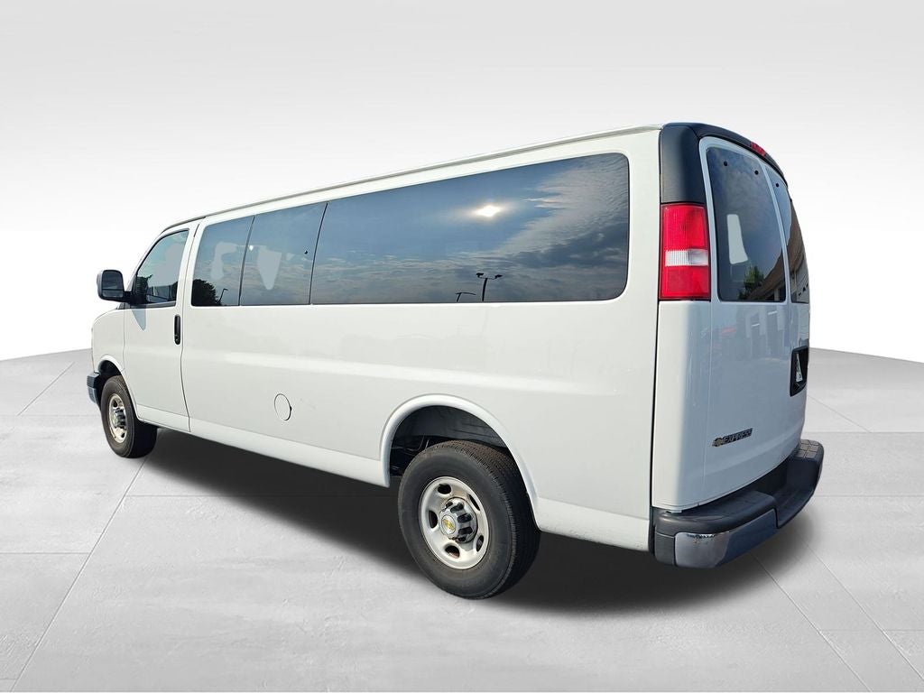 2025 Chevrolet Express 3500 LT Passenger