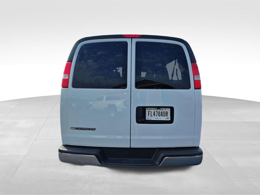 2025 Chevrolet Express 3500 LT Passenger