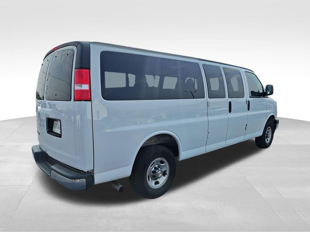 2025 Chevrolet Express 3500 LT Passenger