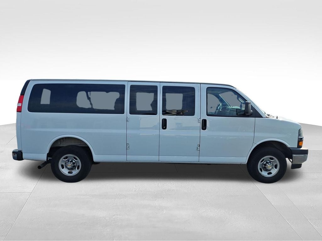 2025 Chevrolet Express 3500 LT Passenger
