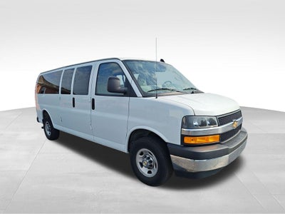 2025 Chevrolet Express 3500 LT Passenger