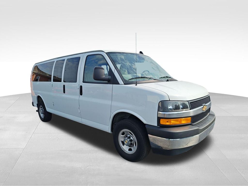 2025 Chevrolet Express 3500 LT Passenger