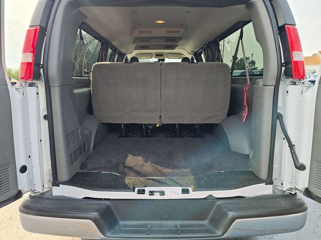 2025 Chevrolet Express 3500 LT Passenger