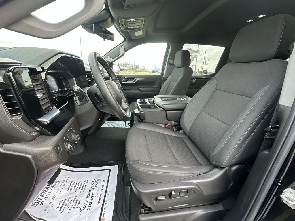 2025 Chevrolet Silverado 1500 LT LT1