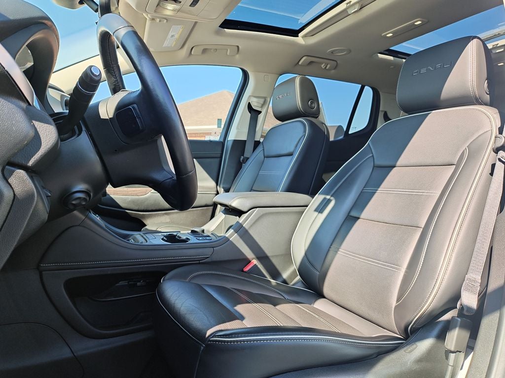 2022 GMC Acadia Denali