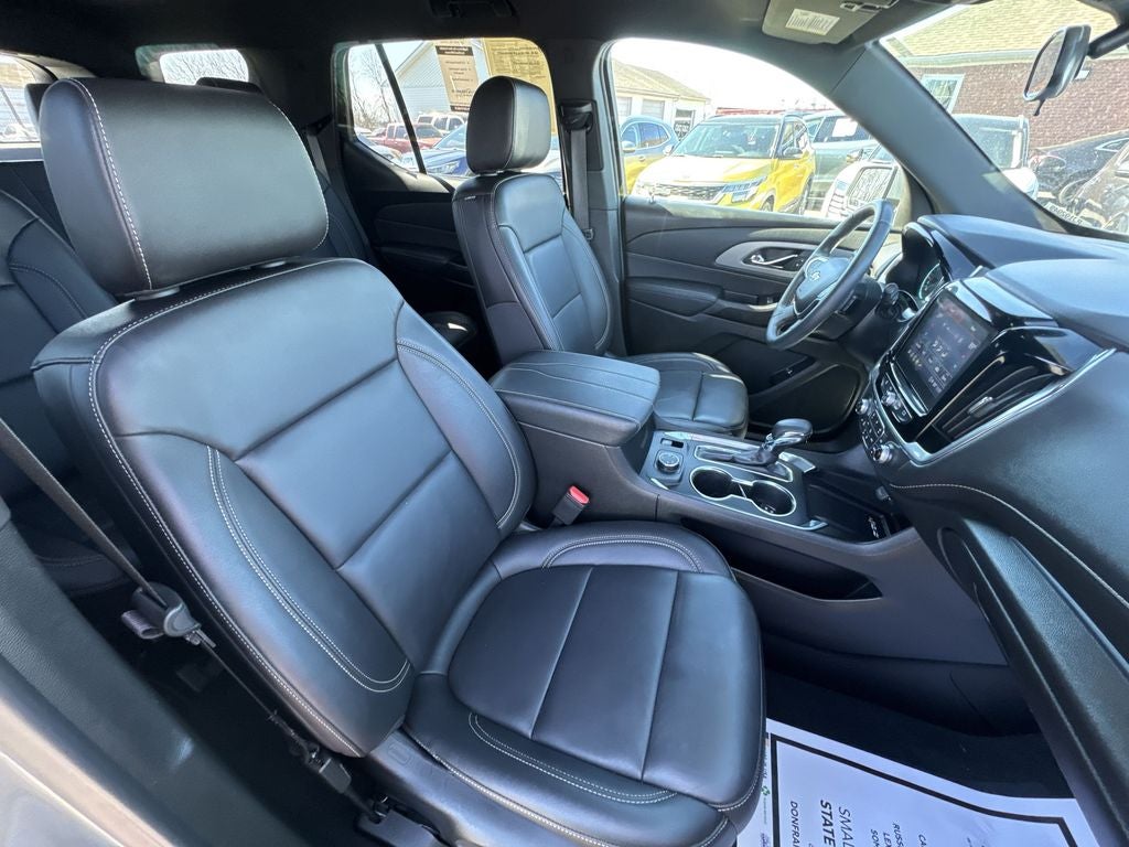 2023 Chevrolet Traverse LT Leather