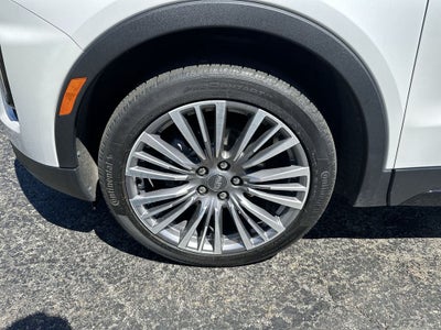 2024 Cadillac XT4 Premium Luxury