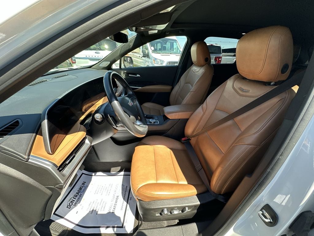 2024 Cadillac XT4 Premium Luxury