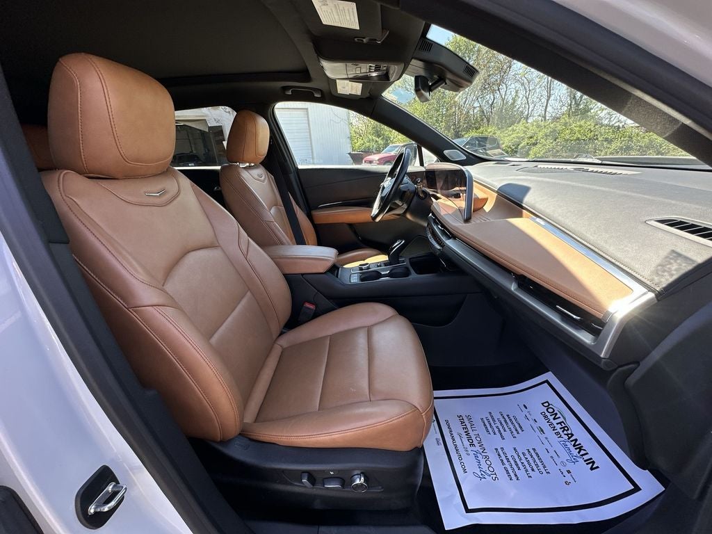 2024 Cadillac XT4 Premium Luxury