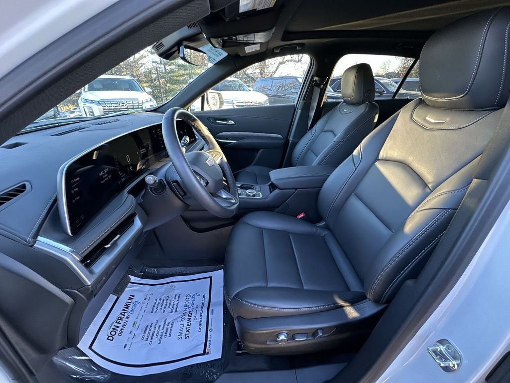 2025 Cadillac XT4 Premium Luxury