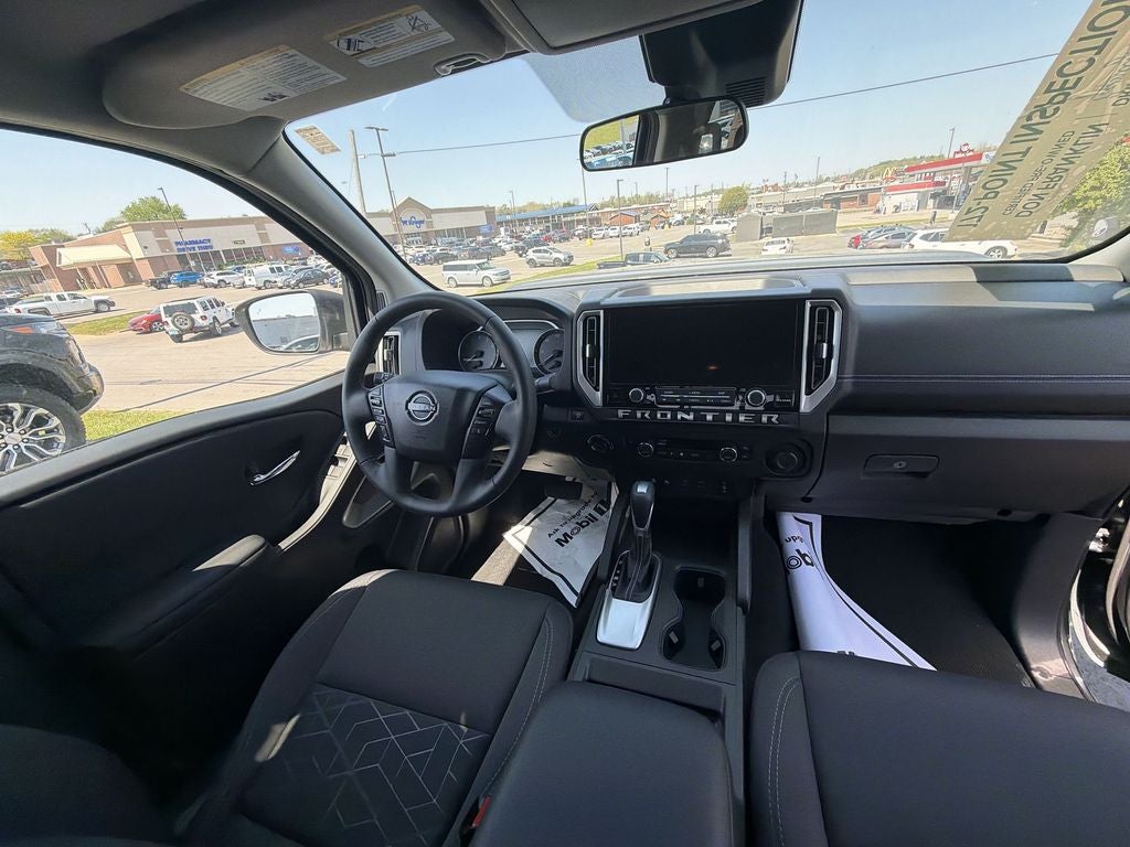 2025 Nissan Frontier SV