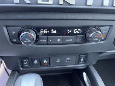 2025 Nissan Frontier SV