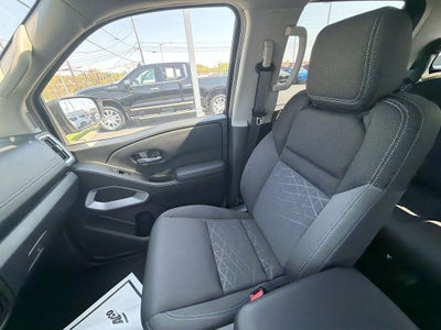 2025 Nissan Frontier SV