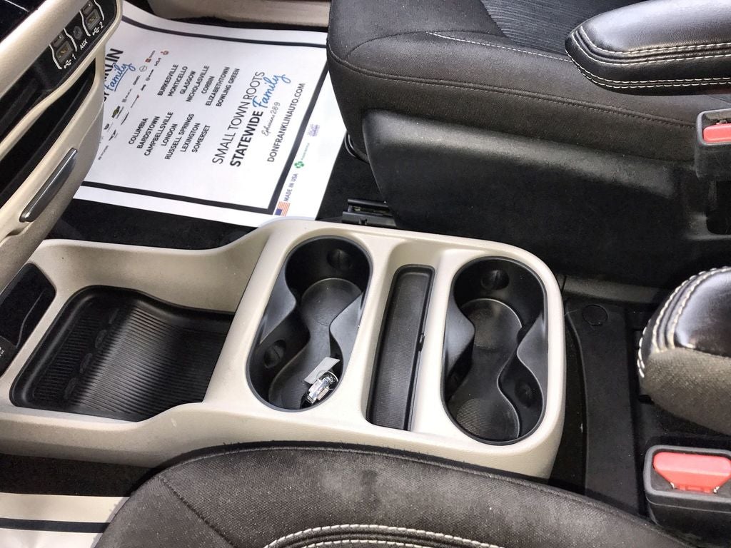 2022 Chrysler Voyager LX