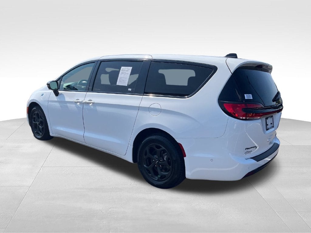 2024 Chrysler Pacifica Hybrid Select