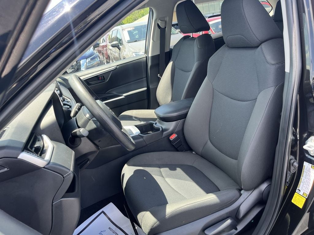 2024 Toyota RAV4 Hybrid LE