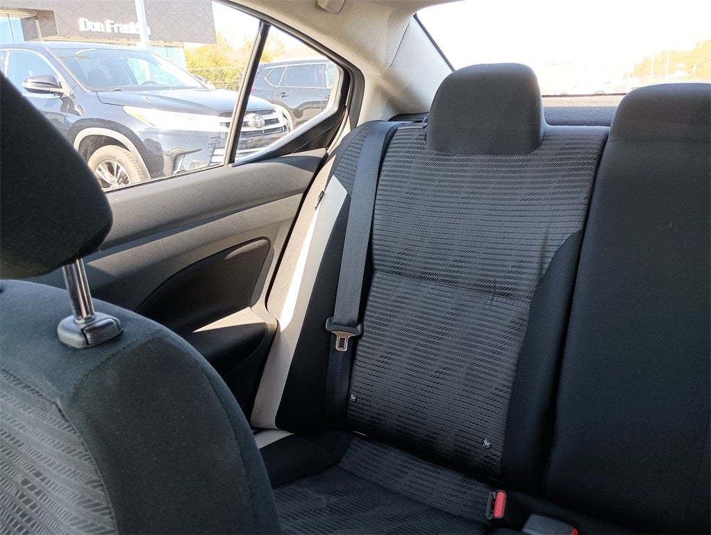 2022 Nissan Versa 1.6 SV