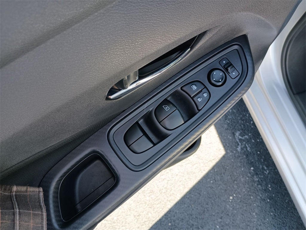 2022 Nissan Versa 1.6 SV