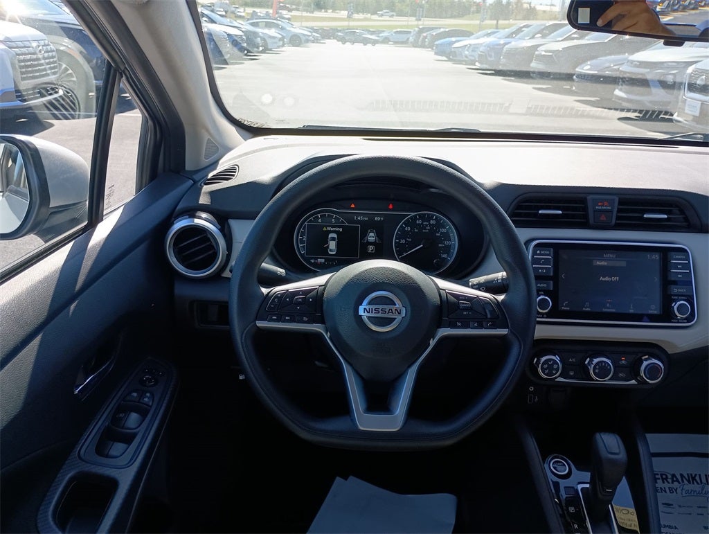 2022 Nissan Versa 1.6 SV