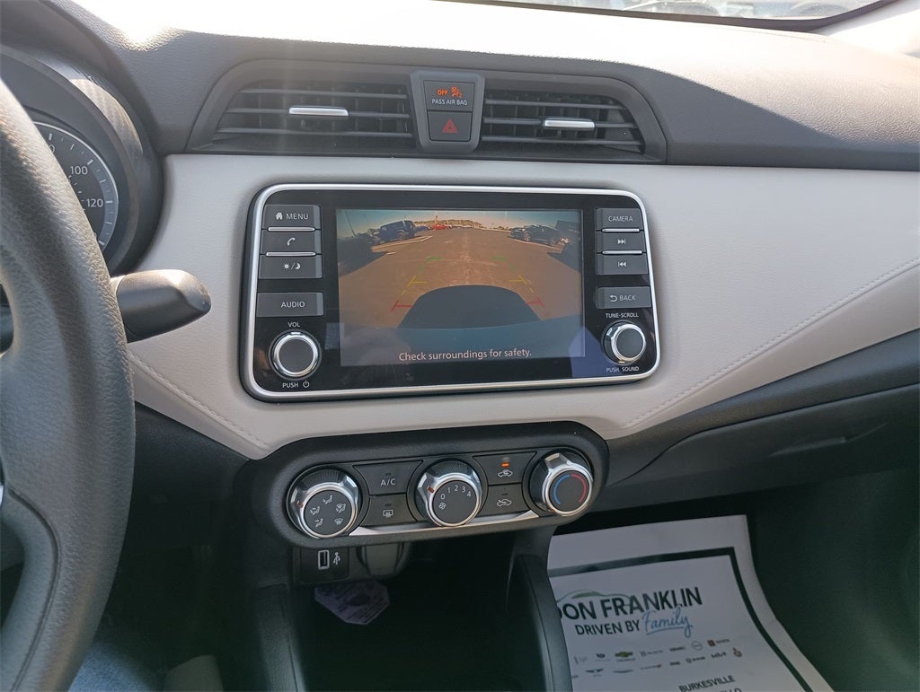 2022 Nissan Versa 1.6 SV