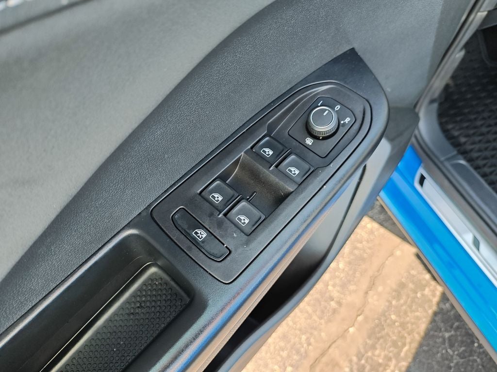 2025 Volkswagen Taos 1.5T SE Black