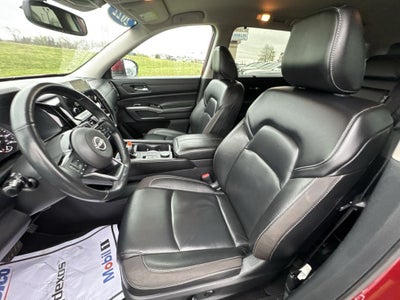 2022 Nissan Pathfinder SL