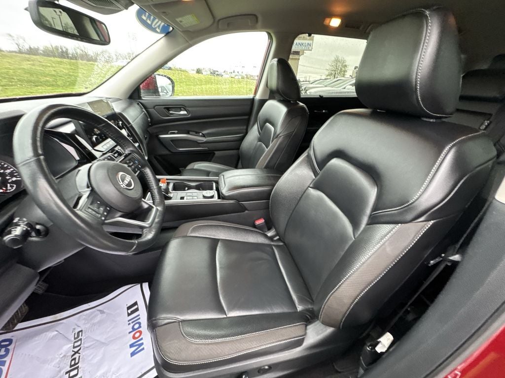 2022 Nissan Pathfinder SL
