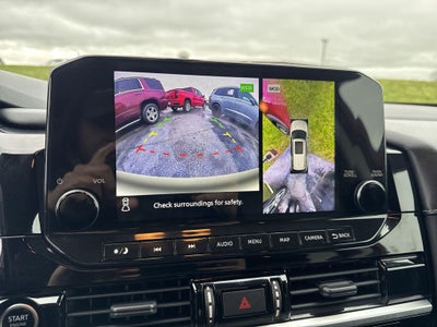 2022 Nissan Pathfinder SL