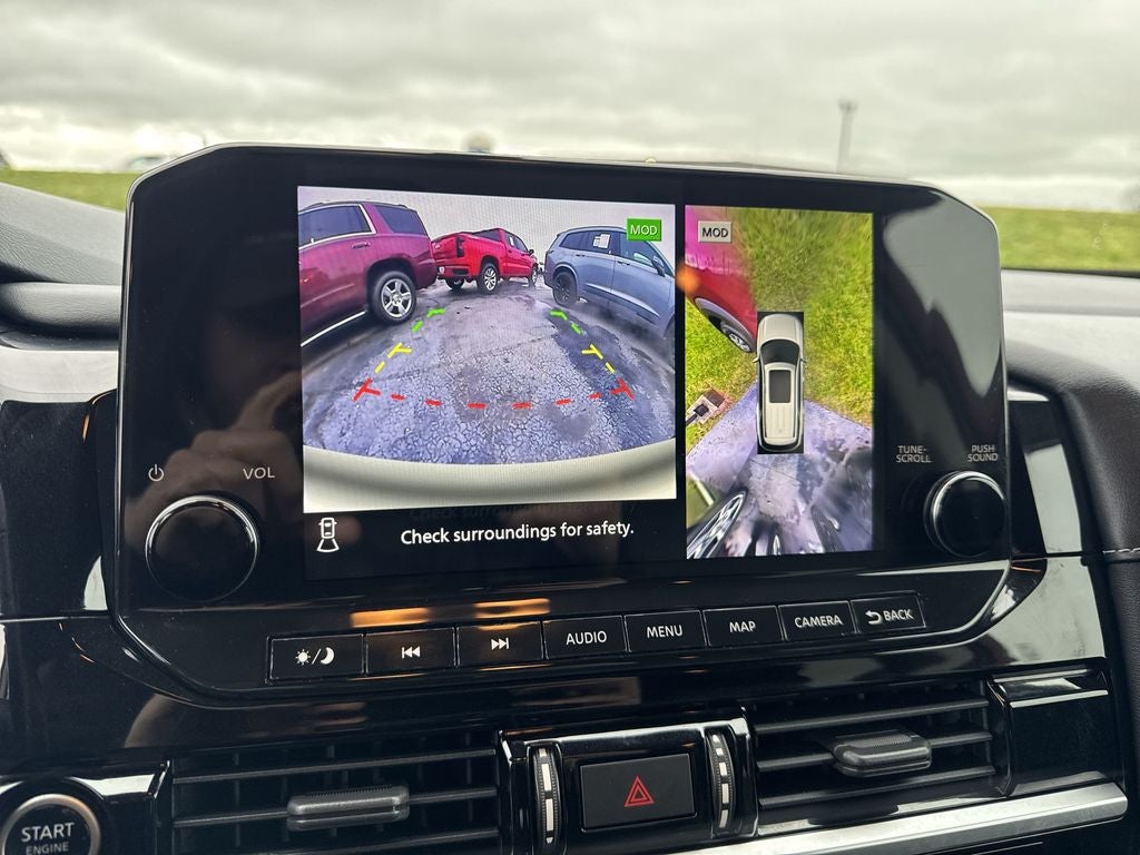 2022 Nissan Pathfinder SL