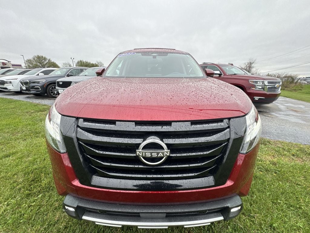 2022 Nissan Pathfinder SL