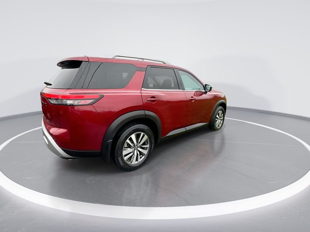 2022 Nissan Pathfinder SL