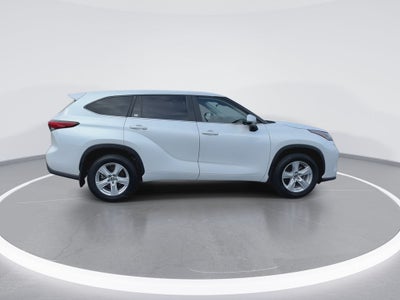 2023 Toyota Highlander LE