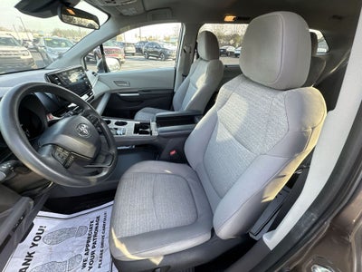 2022 Toyota Sienna LE 8 Passenger