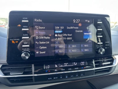 2022 Toyota Sienna LE 8 Passenger