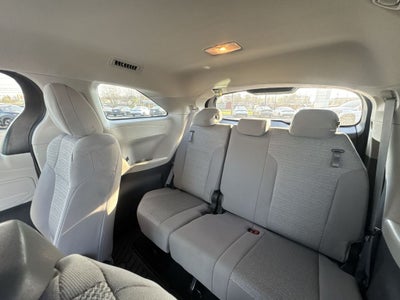 2022 Toyota Sienna LE 8 Passenger